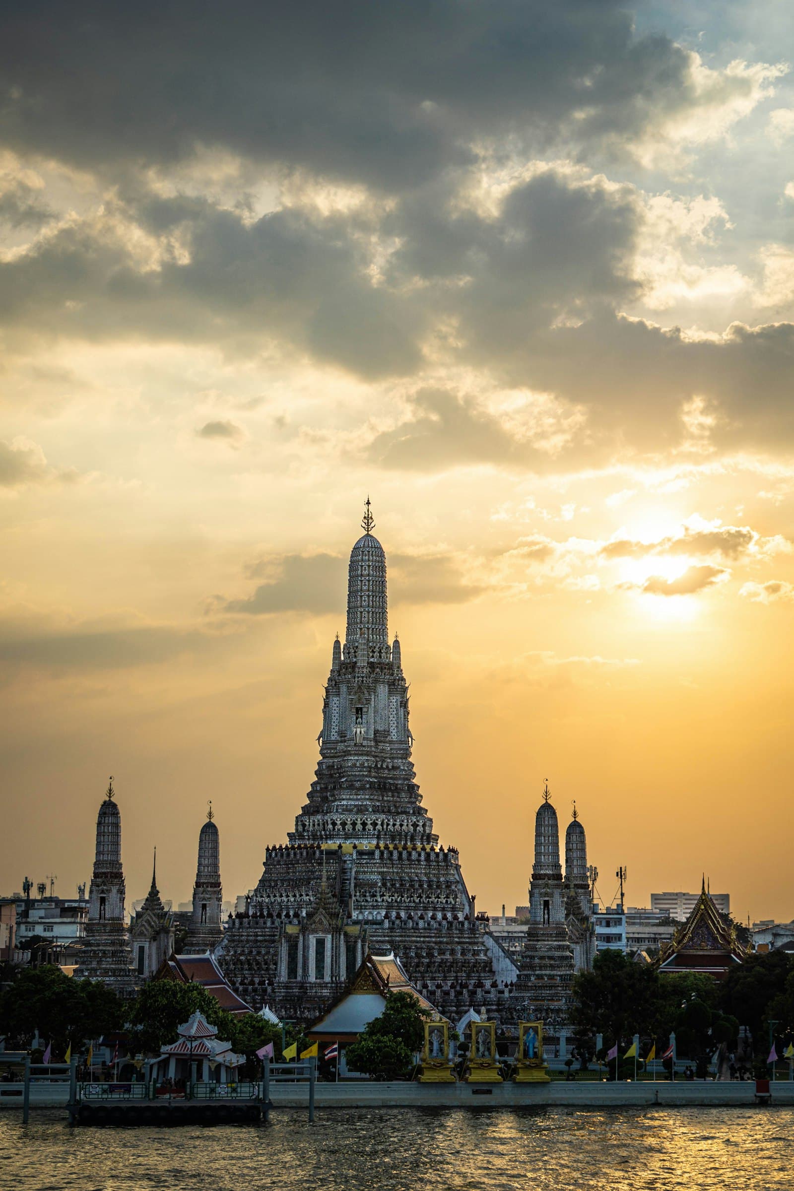 อสังหาริมทรัพย์กรุงเทพฯ ซื้อ-เช่า คอนโด บ้าน ทาวน์โฮม