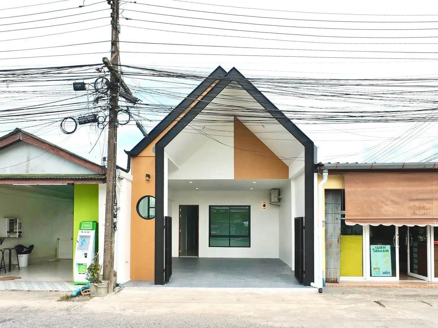 ทาวเฮ้าส์รีโนเวทใหม่ @สะพานหิน 3 นอน 31 ตร.ว. ภูเก็ต