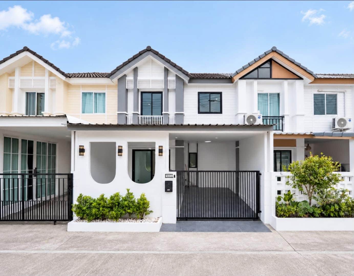 ขายบ้านทาวโฮม2ชั้น บ้านรีโนเวทใหม่ทั้งหลัง พร้อมอยู่ 3 นอน 17 ตร.ว. สามกอง