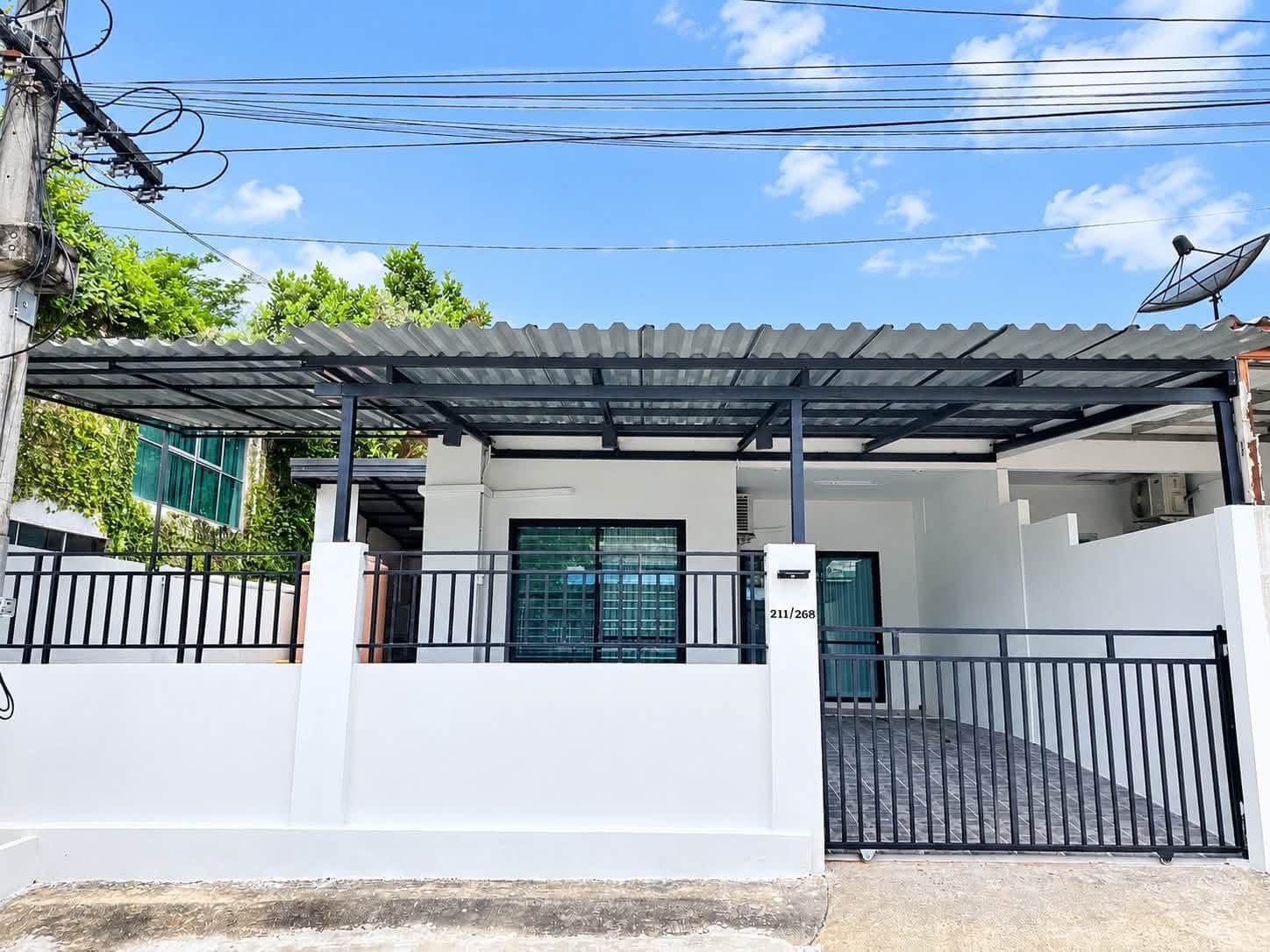 ขายบ้าน ทาวน์เฮาส์ชั้นเดียวห้องริม มีพื้นที่ข้างบ้านกว้างพร้อมเข