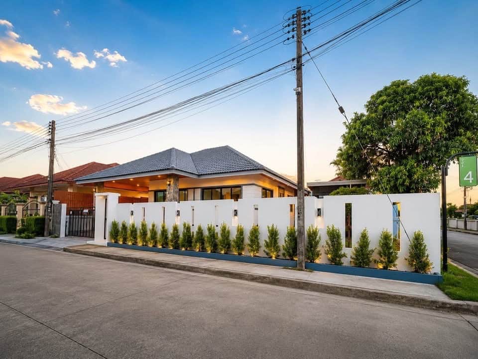 ขายบ้านเดี่ยว บ้านสวนเนรมิต 1 ใกล้โรบินสัน ใกล้อนุสาวรีย์ 3 นอน 75 ตร.