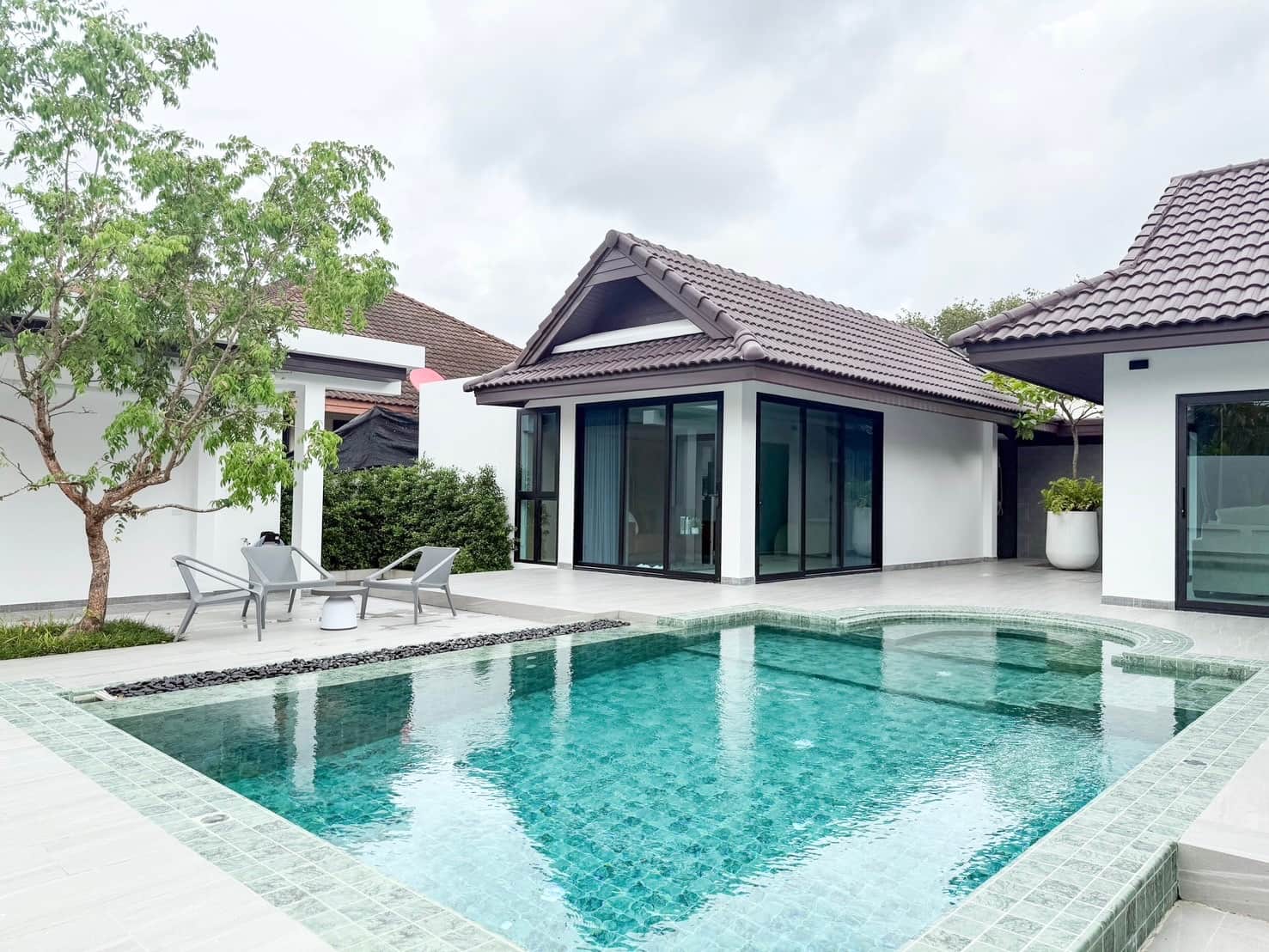 ขายบ้านเดี่ยว มีสระ ซันปาล์ม ฉลอง The One Horizon Villa | Th